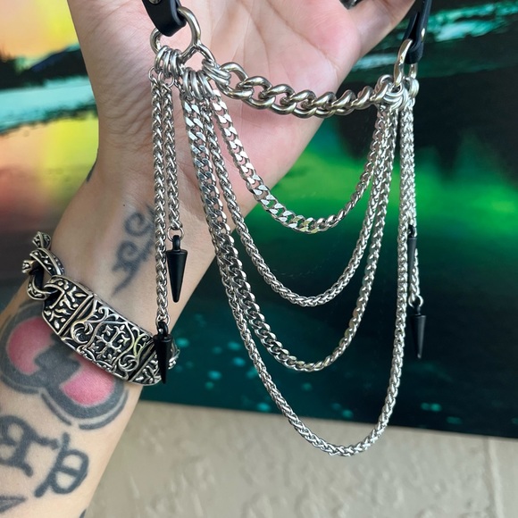 Handmade stainless steel & leather adjustable chain & spikes choker necklace - Picture 5 of 15